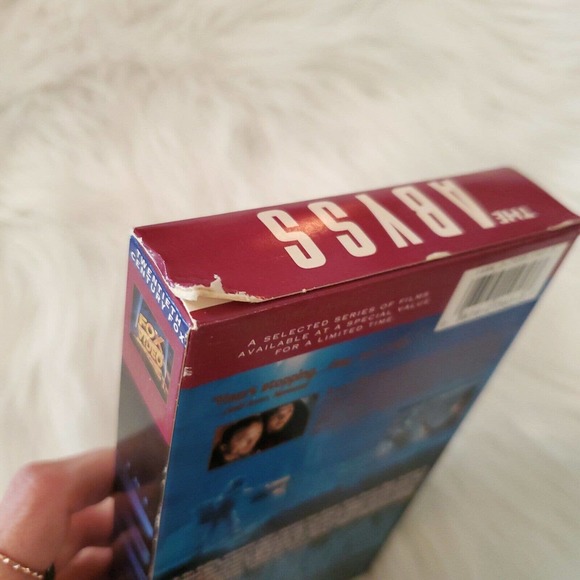 The Abyss VHS 2002 Selections - Picture 4 of 4